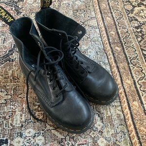 DOC MARTENS PASCAL BOOTS - Size 7.5